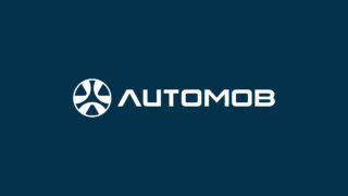 Logotipo da Automob em branco sobre fundo azul-marinho